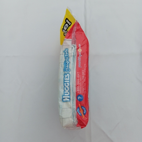 VTG Huggies Disposable Changing Pads 4-Count Travel Waterproof Y2K Baby Infant - Picture 2 of 5